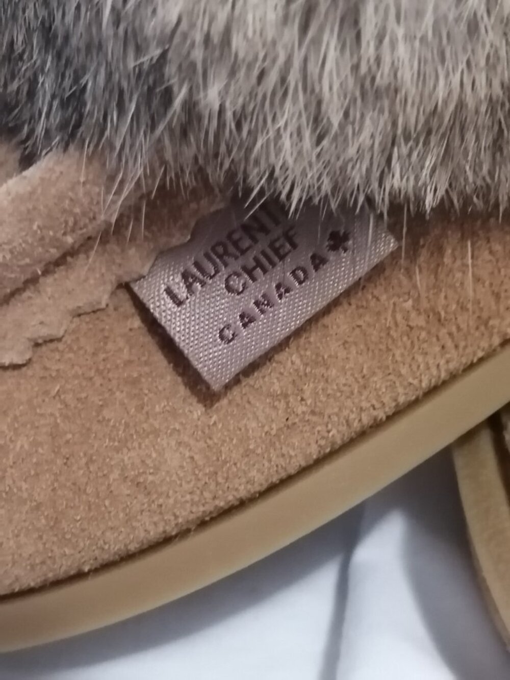🇨🇦 Laurentian Chief Beaded Moccasin Slippers w/ Fur Trim & Rubber Sole - Picture 3 of 11